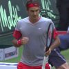 Le tennisman Roger Federer gagne sa demi-finale contre Nishikori à Halle (Allemagne) mais ne s'en rend pas compte, le 14 juin 2014.