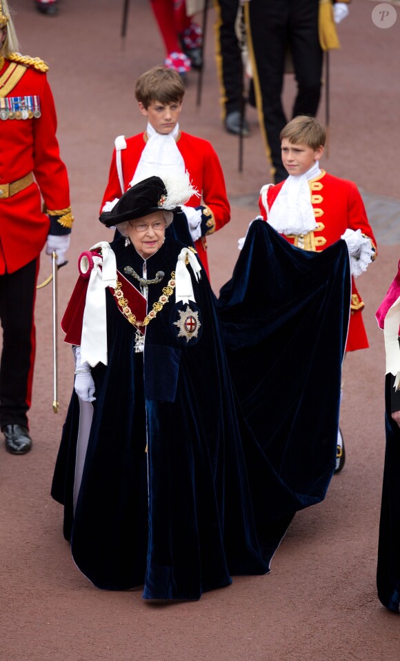 Le jeune vicomte Aithrie, quelques jours après son malaise au Parlement, a repris ses fonctions de page normalement et aidé à porter la traîne de la reine Elizabeth II lors du service annuel de l'ordre de la jarretière, le 16 juin 2014 à la chapelle Saint George à Windsor.