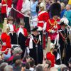La reine Elizabeth II et le duc d'Edimbourg en pleine procession lors du service annuel de l'ordre de la jarretière, le 16 juin 2014 à la chapelle Saint George à Windsor.
