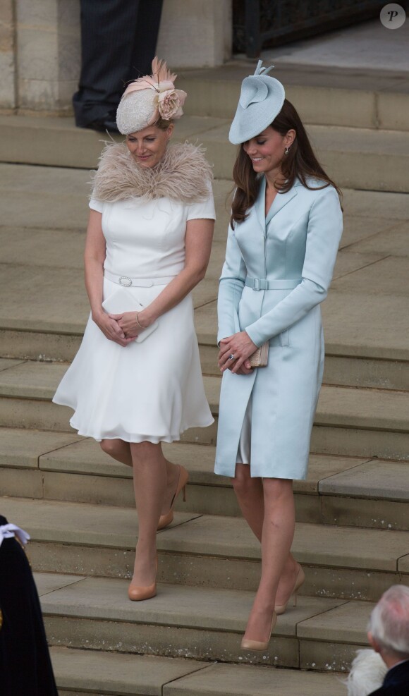 La comtesse Sophie de Wessex et Kate Middleton, duchesse de Cambridge, côte à côte lors du service annuel de l'ordre de la jarretière, le 16 juin 2014 à la chapelle Saint George à Windsor.