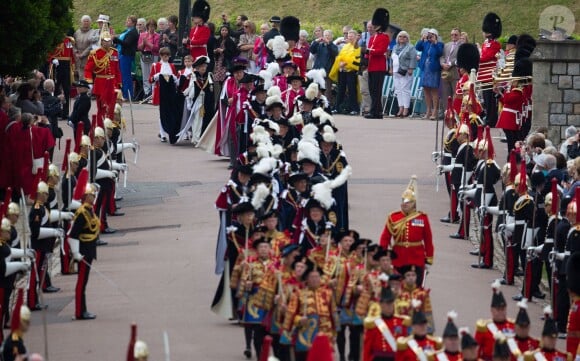 Elizabeth II et la procession royale lors du service annuel de l'ordre de la jarretière, le 16 juin 2014 à la chapelle Saint George à Windsor.