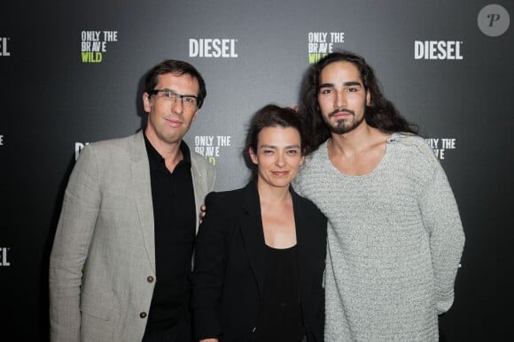 Nathalie Duran (L'Oréal) entre Nicolas Hieronimus (L'Oréal) et Willy Cartier - Soirée de lancement du nouveau parfum Diesel "Only The Brave Wild" avec un concert de Woodkid, à l'Olympia à Paris, le 17 juin 2014.