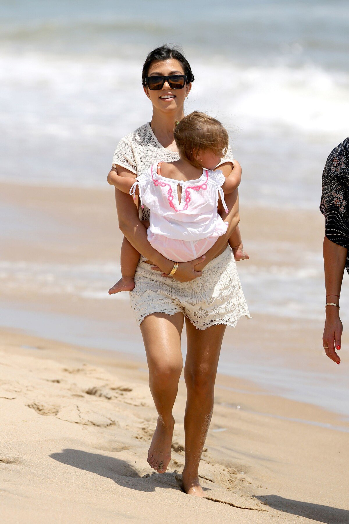 Cute pics! Kourtney Kardashian and baby Penelope's day at the beach