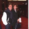 Gérard Holtz avec sa femme Framboise à Paris le 14 octobre 1998.