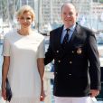 Le prince Albert et la princesse Charlene de Monaco, lors de l'inauguration du Yacht-Club de Monaco, le 20 juin 2014 au port Hercule de Monaco