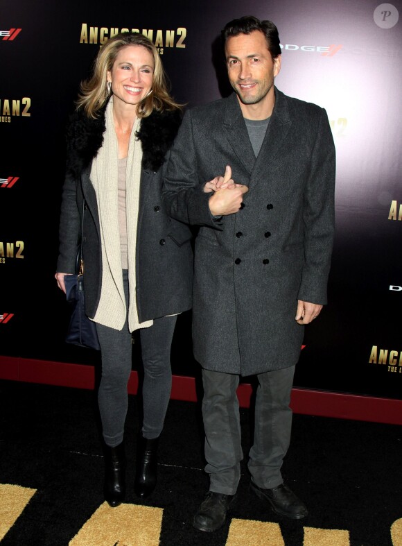 Amy Robach et son compagnon Andrew Shue lors de la première du film "Anchorman 2: The Legend Continues" à New York, le 15 décembre 2013.