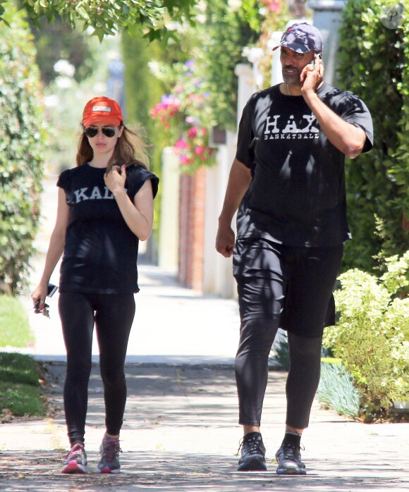 Exclusif - Eliza Dushku et Rick Fox se promènent à West Hollywood, le 28 mai 2013.