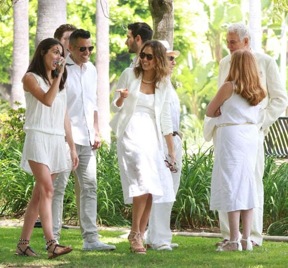 La jolie Jessica Alba et son mari Cash Warren assistent au mariage d'amis à Beverly Hills, le 27 juin 2014