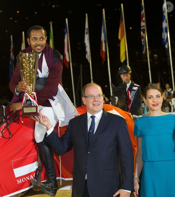 Bassem Hassan Mohamed, le prince Albert II de Monaco, Charlotte Casiraghi - SAS le prince Albert II de Monaco et Charlotte Casiraghi remettent le Grand Prix du Longines Global Champions Tour de Monaco au vainqueur du Qatar, Bassem Hassan Mohamed le 28 Juin 2014 à Monaco