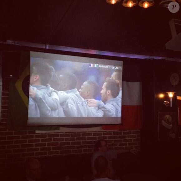 Malika Ménard, supportrice des Bleus durant la Coupe du monde 2014 : devant le match France/Nigeria