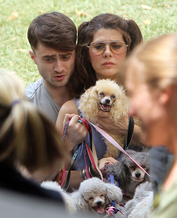 Daniel Radcliffe et Marisa Tomei sur le tournage de Trainwreck à Bryant Park, New York, le 30 juin 2014
