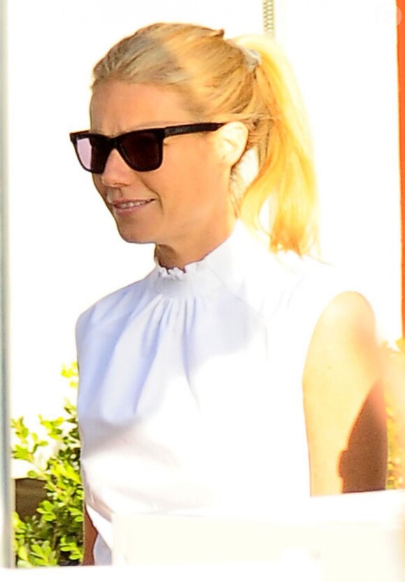 Gwyneth Paltrow s'est arrêtée dans son magasin "Goop" à Brentwood. Le 10 mai 2014