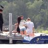 Scott Disick, Kourtney Kardashian et leur fils Mason, Kris Jenner, sa fille Kendall et Hailey Baldwin profitent d'une balade en bateau dans les Hamptons. Le 1er juillet 2014.