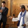 Bruno Julliard (premier adjoint au maire de Paris) et Abderrahmane Sissako - Cérémonie au cours de laquelle le réalisateur mauritanien Abderrahmane Sissako reçoit la médaille Grand Vermeil de la Ville de Paris à l'hôtel de ville, le 3 juillet 2014.