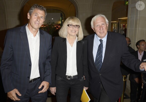 Eric Cheysson, Mireille Darc et Alain Deloche - Vente aux enchères "Les Coeurs des Créateurs" chez Christie's au profit de la Chaîne de l'Espoir à Paris le 3 juillet 2014.