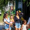 Kourtney Kardashian (enceinte) avec son mari Scott Disick, leurs enfants Mason et Penelope et Kim Kardashian lors d'une virée campagne dans les Hamptons près de New York, le 3 juillet 2014. 
