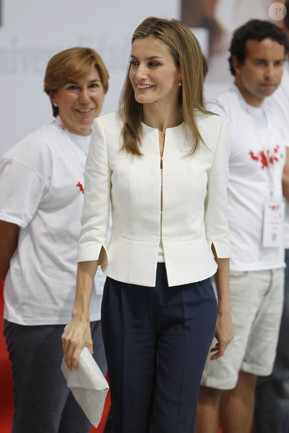 La reine Letizia d'Espagne au 150ème anniversaire de la Croix Rouge à Madrid le 4 juillet 2014 sans son époux Felipe