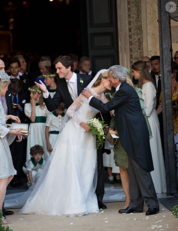 La princesse Astrid de Belgique,et le Prince Lorenz félicitent Elisabetta Maria Rosboch von Wolkenstein et le Prince Amedeo pour leur mariage. Les parents de la mariée, Lilia Rosboch von Wolkenstein et Ettore Rosboch von Wolkenstein sont aussi présents. Rome le 5 juillet 2014