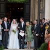 Le Prince Amedeo de Belgique et Elisabetta Maria Rosboch von Wolkenstein heureux lors de leur mariage à Rome le 5 juillet 2014. Le couple est entouré de sa famille pour célébrer ce moment d'amour.