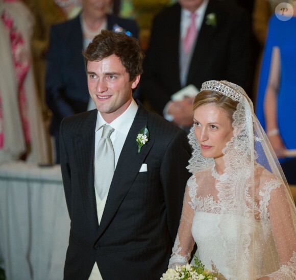 Le Prince Amedeo de Belgique et Elisabetta Maria Rosboch von Wolkenstein heureux lors de leur mariage à Rome le 5 juillet 2014. Le couple est entouré de sa famille pour célébrer ce moment d'amour.