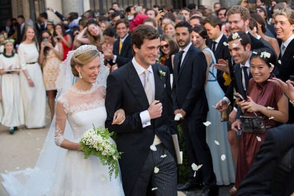 Le Prince Amedeo de Belgique et Elisabetta Maria Rosboch von Wolkenstein heureux lors de leur mariage à Rome le 5 juillet 2014. Le couple est entouré de sa famille pour célébrer ce moment d'amour.
