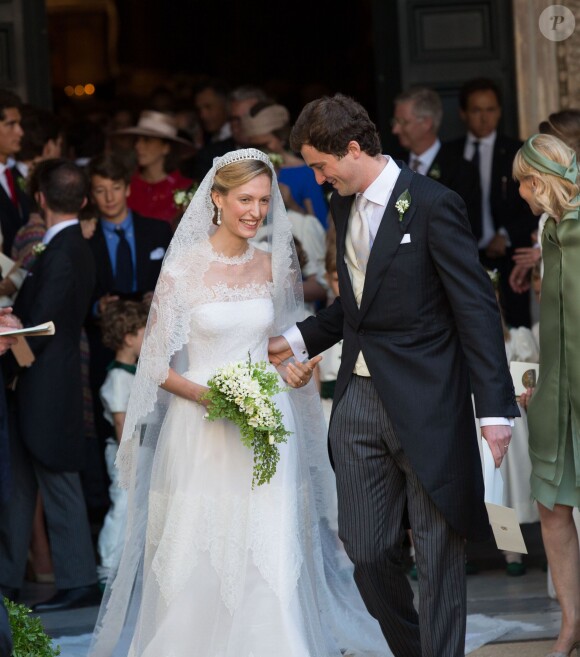 Le Prince Amedeo de Belgique et Elisabetta Maria Rosboch von Wolkenstein heureux lors de leur mariage à Rome le 5 juillet 2014. Le couple est entouré de sa famille pour célébrer ce moment d'amour.