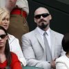 Hugh Jackman et sa femme assistent à la finale homme, à Wimbledon,  entre Roger Federer et Novak Djokovic, le 6 juillet 2014.