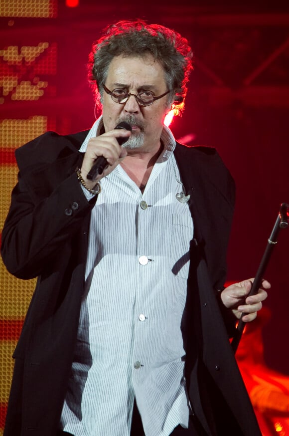 Patrick Hernandez lors d'un concert "Stars 80" au Palais omnisports de Paris-Bercy à Paris, le 21 décembre 2013.