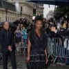 Aïssa Maïga arrive au 325 rue Saint-Martin pour assister au défilé haute couture de Jean Paul Gaultier. Paris, le 9 juillet 2014.