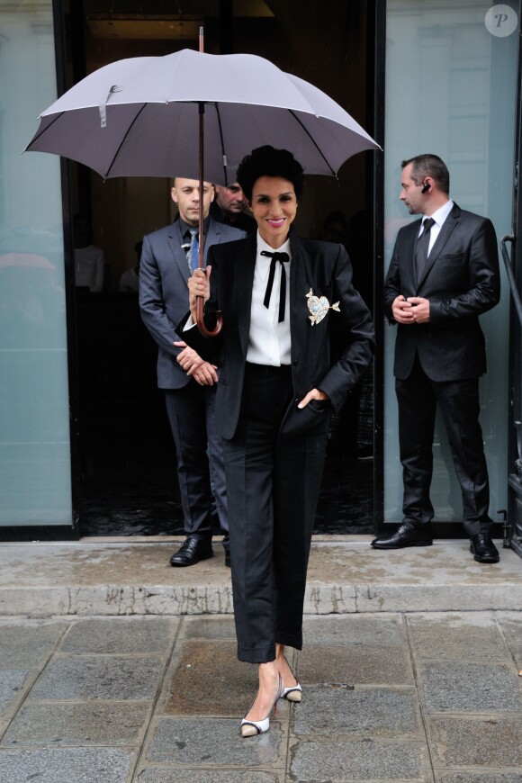 Farida Khelfa quitte l'atelier de Jean Paul Gaultier à l'issue de son défilé haute couture. Paris, le 9 juillet 2014.