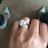 Sur Facebook, Cheryl Cole annonce avoir épousé Jean-Bernard Fernandez-Versini le 7 juillet 2014. Son court message est accompagné de cette photo montrant sa bague fiançailles et son alliance.