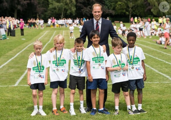 Le prince William, duc de Cambridge, en visite le 16 juillet 2014 au parc mémorial de la Première Guerre mondiale à Coventry en tant que président de Fields in Trust.