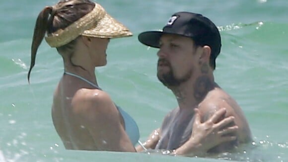 Cameron Diaz : Bikini sexy, elle nage en plein love avec son Benji Madden