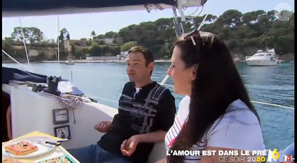 Aurélie et Thierry dans la bande-annonce de L'amour est dans le pré 2014 sur M6, le lundi 21 juillet 2014