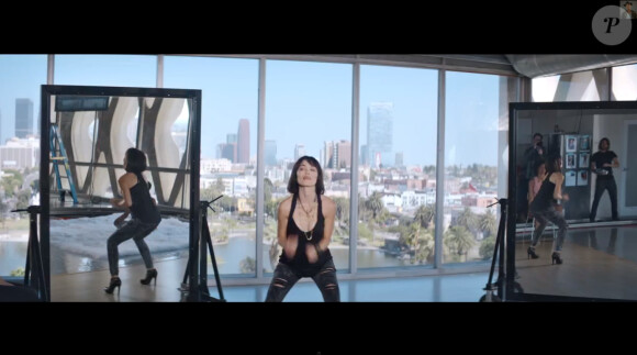 Image extrait du clip de Pharrell Williams, avec Miley Cyrus, "Come Get It Bae", juillet 2014.