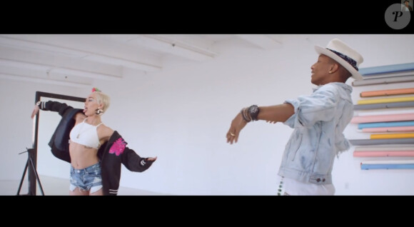 Image extrait du clip de Pharrell Williams, avec Miley Cyrus, "Come Get It Bae", juillet 2014.