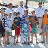 L'infante Elena d'Espagne et ses enfants Felipe et Victoria, la reine Sofia d'Espagne et les quatre enfants de l'infante Cristina, Juan Valentin, Pablo, Miguel et Irene, ont posé pour les photographes à l'école de voile Calanova de Palma de Majorque le 28 juillet 2014, avant que les jeunes gens de la famille royale embarquent pour leur stage nautique annuel.