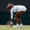 Serena Williams, perdue sur le court lors d'un match de double avec sa soeur Venus Williams, à Wimbledon le 1er juillet 2014