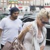 Pamela Anderson et son mari Rick Salomon arrivent à Roskilde sur l'île de Seeland, le 28 juillet 2014. Pamela Anderson est préoccupée par le sort des dauphins victimes de braconnage et elle donnera une conférence de presse, le 29 juillet, sur le sujet pour alerter le public et les médias sur l'urgence de la situation.