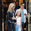 Kate Moss, son mari Jamie Hince et sa fille Lila Grace sont allés déjeuner au restaurant Cecconi sur Mayfair et sont ensuite allés faire du shopping chez Gucci sur Bond Street à Londres, le 29 juillet 2014. 