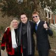  Dwina et Robin Gibb avec leur fils R.J. &agrave; Londres, le 6 mars 2011. 