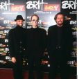  Les Bee Gees &agrave; la c&eacute;r&eacute;mmonie des Brit Awards &agrave; Londres, le 24 f&eacute;vrier 1997. 
