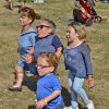 Warwick Davis avec sa femme Samantha Davis et leurs deux enfants au Camp Bestival à Lulworth Castle dans le Dorset, le 3 août 2014.