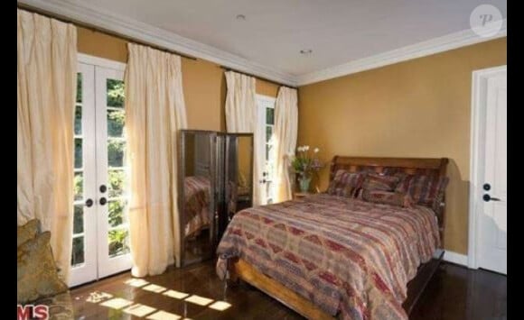 Mischa Barton est en défaut de paiement sur sa maison de Beverly Hills, achetée en 2005 pour 6,4 millions de dollars.