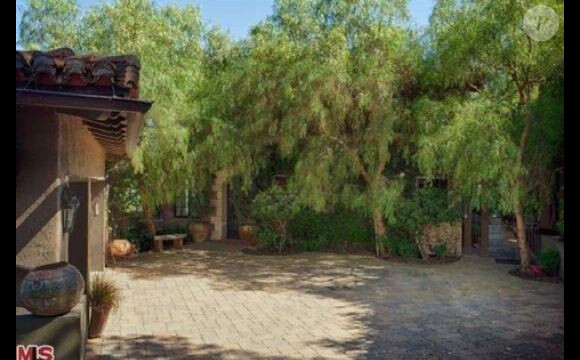 Mischa Barton est en défaut de paiement sur sa maison de Beverly Hills, achetée en 2005 pour 6,4 millions de dollars.