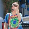 Emma Roberts hippie et brune à West Hollywood, Los Angeles, le 25 juin 2014.