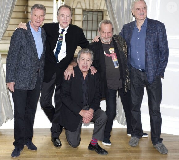 Michael Palin, Eric Idol, Terry Jones, Terry Gillam et John Cleese - Photocall pour le retour des Monty Python sur scène, organise au Corinthia Hotel Whitehall Place, Westminster, à Londres le 21 novembre 2013. 