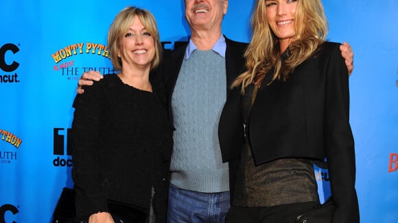John Cleese : Sa fille Camilla balance sur son père, ses femmes, ses manières...