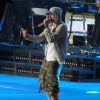 La chanteuse Rihanna et le rappeur Eminem en concert au Rose Bowl à Pasadena, le 7 août 2014, pour le coup d'envoi de leur Monster Tour. 