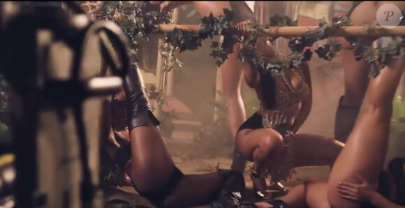 La sexy Nicki Minaj et ses copines dans le teaser du clip Anaconda.